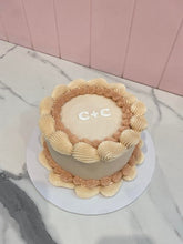 Load image into Gallery viewer, Vintage Round Cake - Gluten and Dairy Free