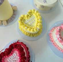 Load image into Gallery viewer, Vintage Love Heart Cake